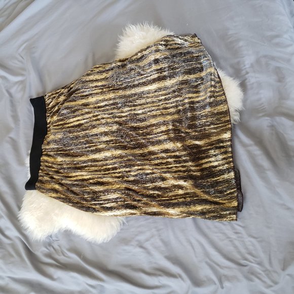 LuLaRoe Shimmery Gold Skirt - Size S - Metallic with Stretch - Picture 2 of 9